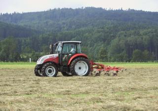 Traktory z napędem 2WD Steyr 4055 Kompakt S Basis