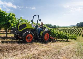 Traktory z napędem 2WD Claas Nexos 210 VE