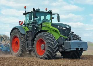 Traktory z napędem 4WD Fendt 1038 Vario PowerPlus