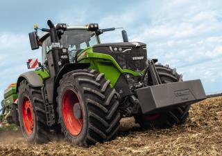 Traktory z napędem 4WD Fendt 1046 Vario ProfiPlus