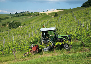 Traktory z napędem 4WD DEUTZ-FAHR 3050