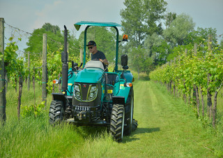 Traktory z napędem 4WD Arbos 3055