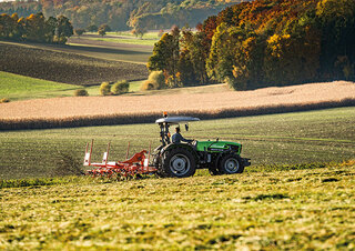 Traktory z napędem 4WD DEUTZ-FAHR 4090.4 E