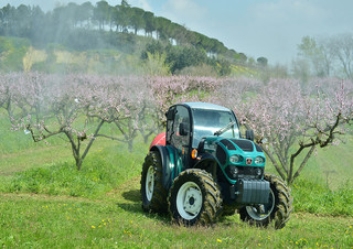 Traktory z napędem 4WD Arbos 4100 Q