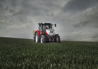 Traktory z napędem 4WD Steyr 4135 Profi 