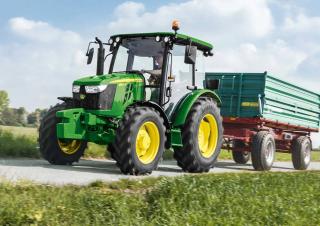 Traktory z napędem 4WD John Deere 5075E