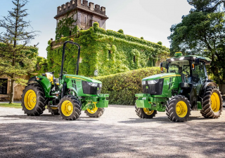 Traktory z napędem 4WD John Deere 5075EN