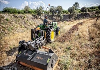 Traktory z napędem 4WD John Deere 5090GL