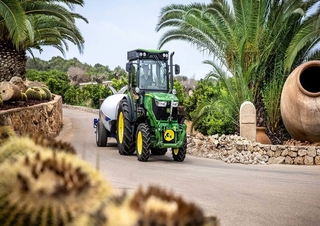 Traktory z napędem 4WD John Deere 5090GN