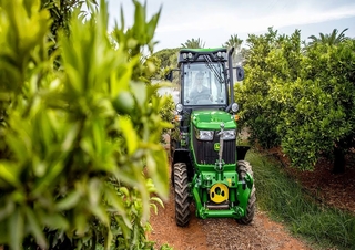 Traktory z napędem 4WD John Deere 5090GN