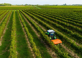 Traktory z napędem 4WD DEUTZ-FAHR 5105 DF TTV
