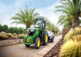 Traktory z napędem 4WD John Deere 5105GN