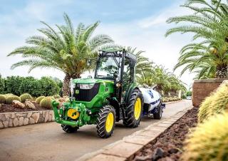 Traktory z napędem 4WD John Deere 5105GN