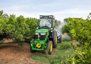 Traktory z napędem 4WD John Deere 5115GN