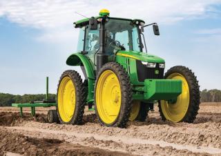 Traktory z napędem 4WD John Deere 5115RH