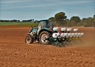 Traktory z napędem 4WD Arbos 5130