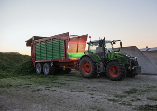 Traktory z napędem 4WD Fendt 515 Vario Profi+ 