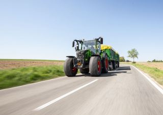 Traktory z napędem 4WD Fendt 515 Vario Profi+ 