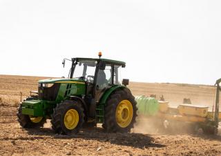 Traktory z napędem 4WD John Deere 6150B