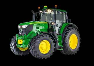 Traktory z napędem 4WD John Deere 6155M