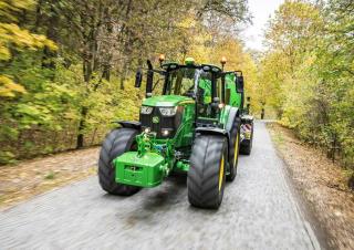 Traktory z napędem 4WD John Deere 6175M 