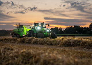 Traktory z napędem 4WD DEUTZ-FAHR 6230 HD Agrotron TTV