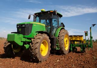 Traktory z napędem 4WD John Deere 6603