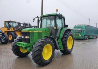 Traktory z napędem 4WD John Deere 6810