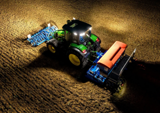 Traktory z napędem 4WD John Deere 6M 95 