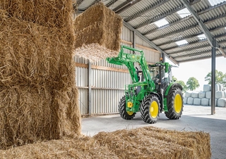 Traktory z napędem 4WD John Deere 6R 150