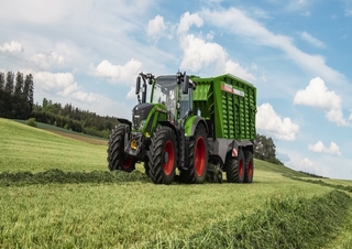 Traktory z napędem 4WD Fendt 718 Vario Profi+ 