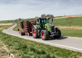 Traktory z napędem 4WD Fendt 722 Vario Power+ 