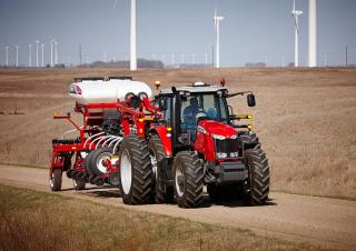 Traktory z napędem 4WD Massey Ferguson 7724