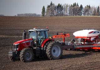 Traktory z napędem 4WD Massey Ferguson 7724