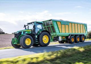 Traktory z napędem 4WD John Deere 7R 270