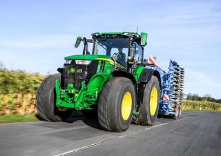 Traktory z napędem 4WD John Deere 7R 310