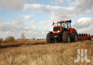 Traktory z napędem 4WD Pronar 8140