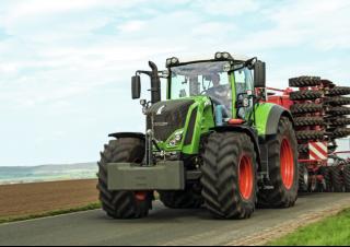 Traktory z napędem 4WD Fendt 822 Vario Profi+
