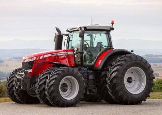 Traktory z napędem 4WD Massey Ferguson 8737	