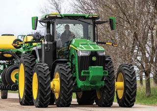 Traktory z napędem 4WD John Deere 8R 280
