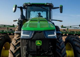 Traktory z napędem 4WD John Deere 8R 370  