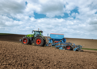 Traktory z napędem 4WD Fendt 933 Vario Power+