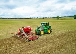 Traktory z napędem 4WD John Deere 9R 590