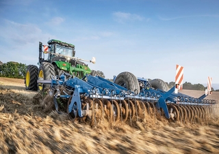 Traktory z napędem 4WD John Deere 9R 590