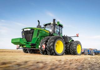 Traktory z napędem 4WD John Deere 9R 640