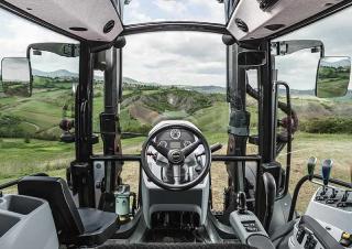 Traktory z napędem 4WD Valtra A104MH