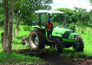 Traktory z napędem 4WD DEUTZ-FAHR Agrolux 60