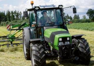 Traktory z napędem 4WD DEUTZ-FAHR Agroplus 320