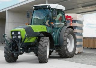 Traktory z napędem 4WD DEUTZ-FAHR Agroplus V 320 INV.Idraulic