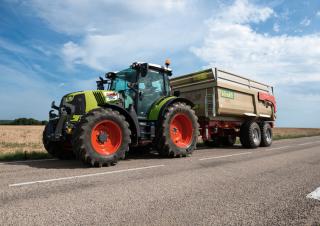 Traktory z napędem 4WD Claas Arion 440
